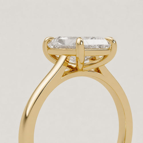The Jura Oval Solitaire in 18ct White Gold — REAU